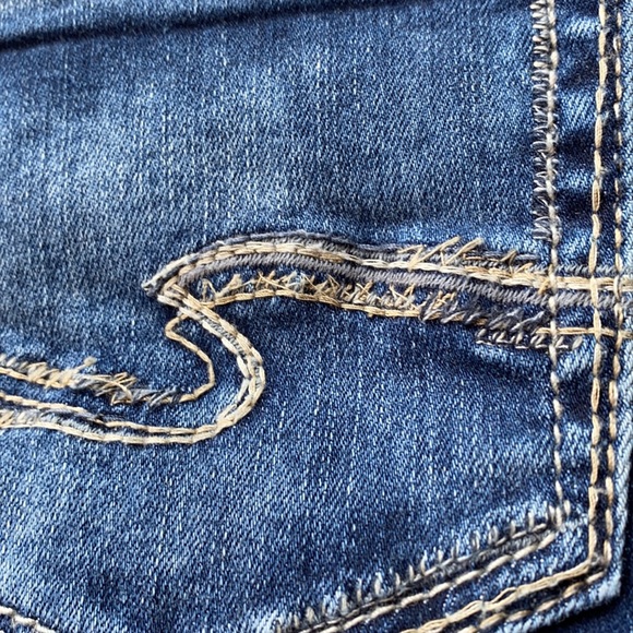 Silver Jeans Indigo Curvy Suki Capri Jeans Sz 29 - Picture 12 of 15